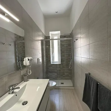 Carol Apartmán